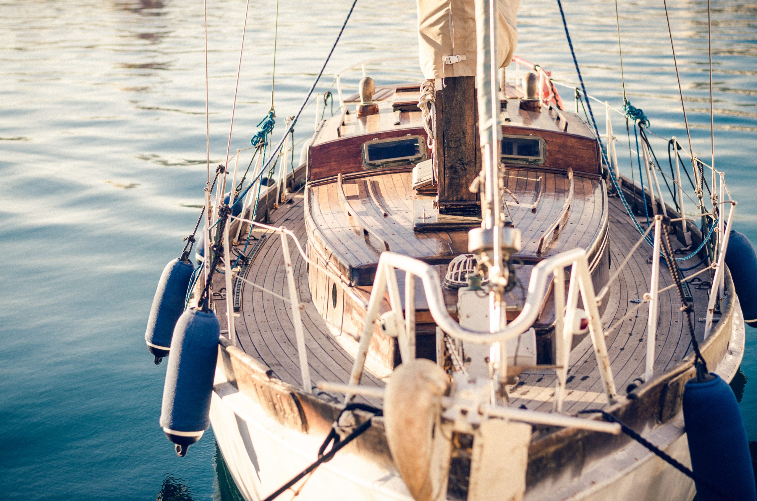 big-boat-with-white-sail