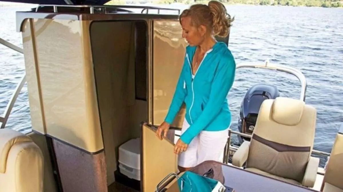 18 Best Porta Potties For Pontoon Boats